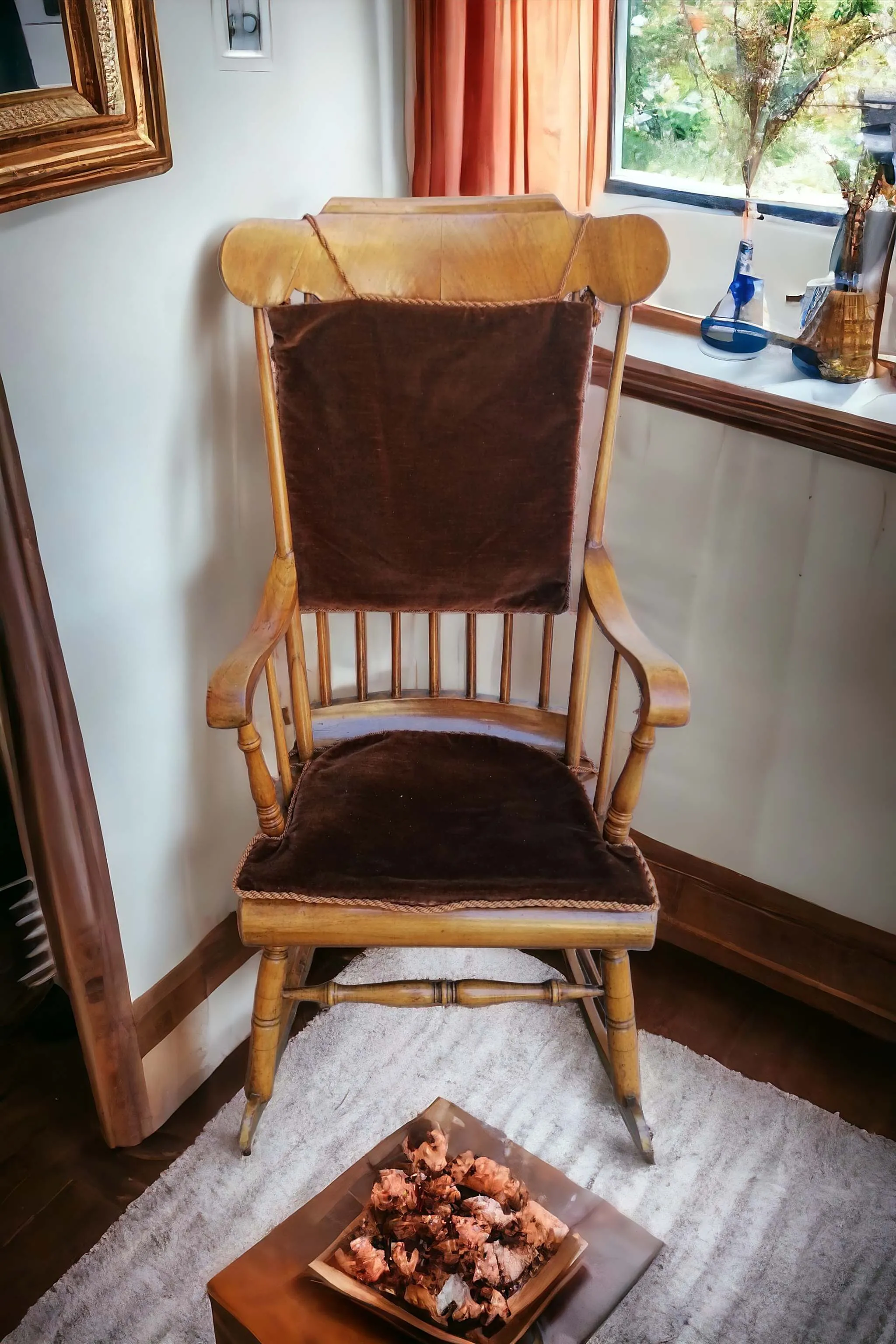 Le fauteuil à bascule de grand-mère est un meuble qui évoque la chaleur, la nostalgie et le confort. Ce meuble classique est un symbole de tradition et de familiarité, capable de raviver de doux souvenirs de moments passés en compagnie de vos proches. Parfait pour chaque coin de la maison, ce fauteuil représente non seulement un objet fonctionnel, mais aussi un élément décoratif riche en histoire. Caractéristiques principales : Design traditionnel : Doté de lignes douces et de courbes élégantes, le fauteuil à bascule de grand-mère présente un design classique qui s’intègre harmonieusement dans différents types de décor, du plus rustique au plus contemporain. Les finitions en bois, souvent décorées de détails artisanaux, soulignent son esthétique vintage.
    Structure robuste : Fabriqué en bois de haute qualité, ce fauteuil est conçu pour garantir stabilité et longévité. Sa construction solide assure un soutien sûr, le rendant adapté à une utilisation quotidienne.
    Confort enveloppant : Le fauteuil à bascule est conçu pour offrir une expérience d’assise confortable. Le mouvement oscillant favorise la détente et la tranquillité, en faisant le choix idéal pour des moments de lecture, de méditation ou simplement pour savourer un café en toute tranquillité.
    Revêtements personnalisables : De nombreux modèles de fauteuils à bascule peuvent être personnalisés avec des coussins en tissus variés, ajoutant ainsi un niveau de confort supplémentaire et permettant d’adapter le fauteuil au style décoratif de la maison.
    Pourquoi le choisir ? Choisir un fauteuil à bascule de grand-mère, c’est apporter chez soi un morceau d’histoire et une atmosphère chaleureuse. Ce meuble n’est pas seulement fonctionnel, mais devient aussi un objet de design qui invite à la détente et à la convivialité. Idéal pour les salons, les chambres ou les vérandas, il crée un coin parfait pour le repos et la réflexion. De plus, le fauteuil à bascule est souvent vu comme un cadeau symbolique pour les générations futures, un moyen de partager des traditions et des valeurs familiales. Avec son élégance intemporelle et son confort, le fauteuil à bascule de grand-mère est un ajout précieux à tout décor, capable d’enrichir les espaces et le cœur de ceux qui l’utilisent.