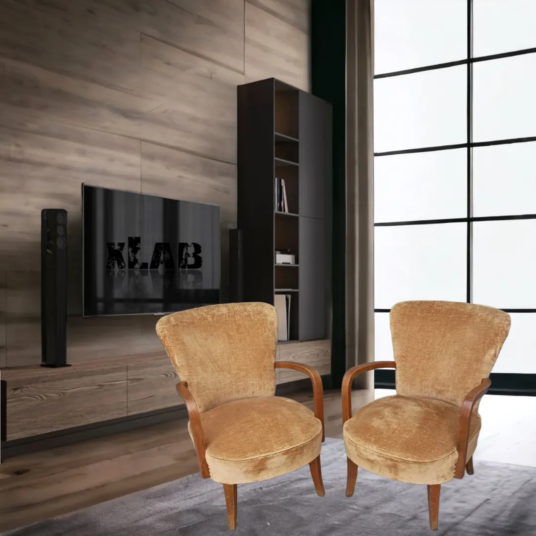 Cette paire de fauteuils de chambre en velours beige, fabriqués en Italie dans les années 50, est un exemple impeccable d'élégance vintage et de design raffiné. Ces pièces uniques non seulement offrent du confort, mais ajoutent également une touche de classe et de chaleur à n'importe quel espace. Caractéristiques principales : Revêtement en Velours Beige : Le velours de haute qualité dans une teinte beige délicate confère non seulement une apparence luxueuse, mais il est aussi doux au toucher. Ce tissu est non seulement esthétiquement agréable, mais aussi durable et facile à entretenir, rendant ces fauteuils parfaits pour un usage quotidien. Design Classique des Années '50 : Ces fauteuils reflètent les lignes élégantes et la sobriété typiques du design italien des années 50. Les courbes douces et le profil articulé offrent un aspect sophistiqué qui s'intègre parfaitement dans des environnements modernes et traditionnels. Structure Solide : Conçus avec une structure robuste en bois, ces fauteuils garantissent stabilité et longévité. La qualité artisanale italienne se reflète dans les détails de construction, assurant un produit qui résiste à l'épreuve du temps. Confort Accueillant : Avec des sièges généreusement rembourrés et des dossiers ergonomiques, ces fauteuils offrent un confort incomparable. Parfaits pour se détendre, lire ou simplement profiter d'un moment de pause, ils ont été conçus pour inviter au relaxation. Pourquoi les choisir ? Cette paire de fauteuils en velours beige est idéale pour ceux qui recherchent un meuble élégant et fonctionnel, capable d'enrichir n'importe quel espace. Que ce soit dans un salon, une chambre à coucher ou un coin lecture, ces fauteuils deviennent un élément clé du décor, grâce à leur design intemporel et leur raffinement. Avec leur esthétique vintage et leur confort moderne, ils représentent un choix parfait pour ceux qui aiment le style classique avec une touche contemporaine. Ajouter ces fauteuils à votre maison signifie investir dans la qualité, le style et le confort.